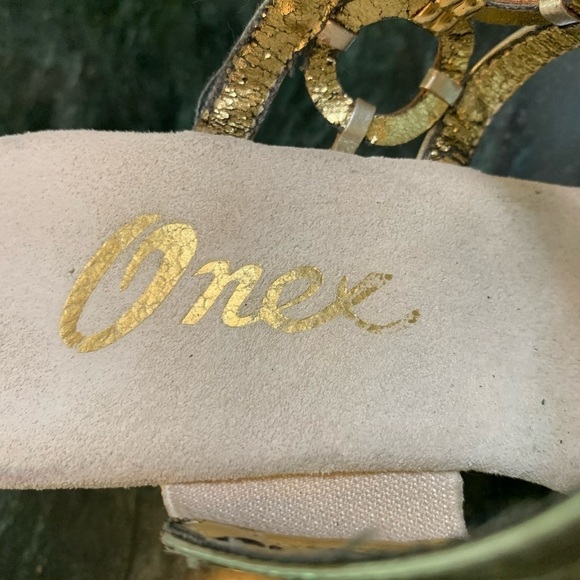 Onex Italian gold leather sandals, size 6 - Picture 3 of 7